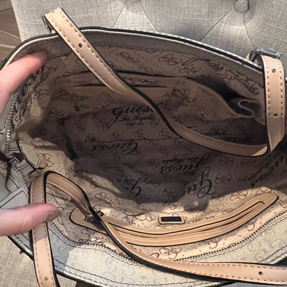 Guess Purse - Picture 4 of 8